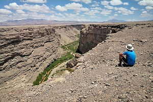 Widok na kanion rzeki Rio Loa na pustyni Atacama